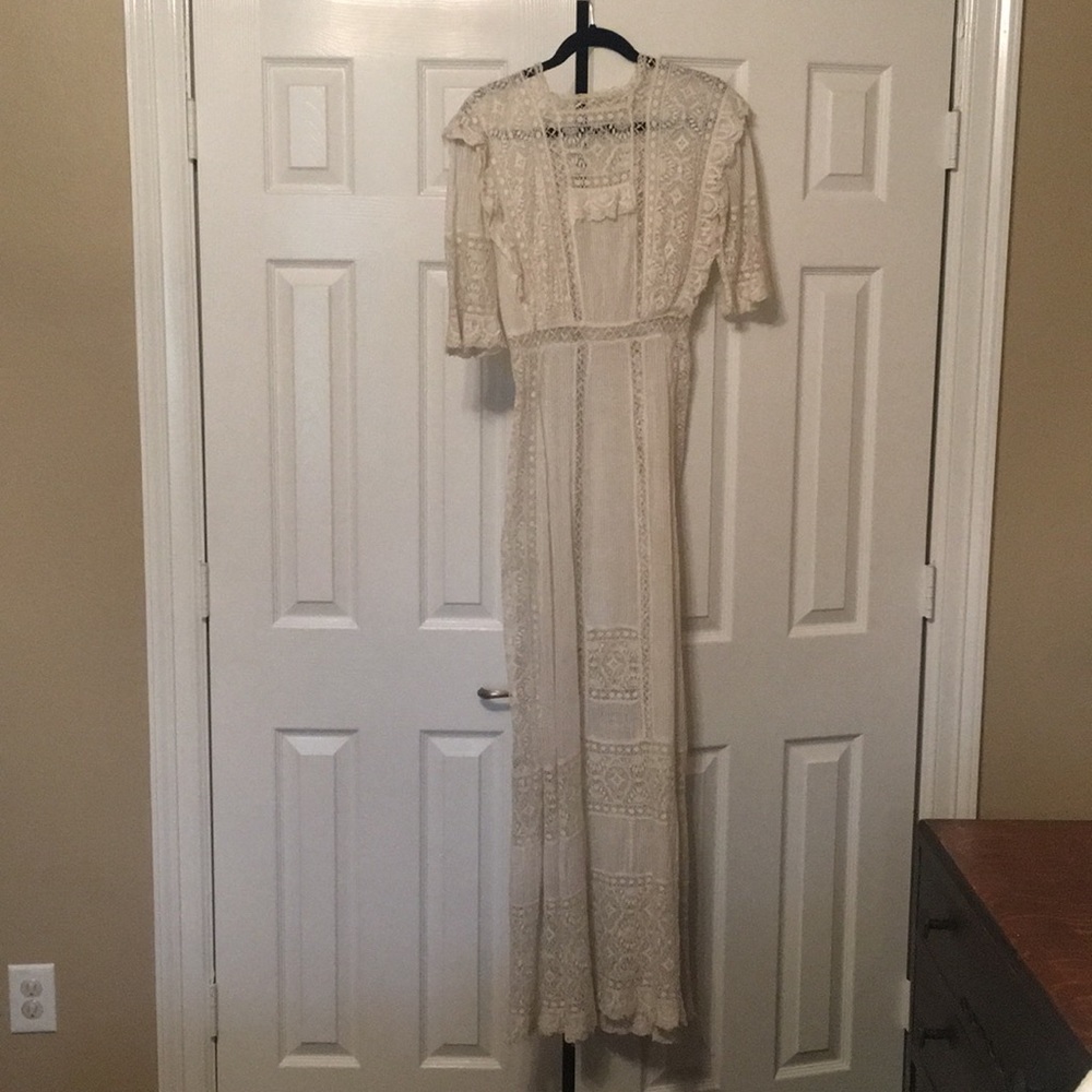 115yr Old Cream Lace Dress Shell
